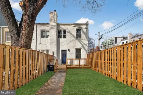 Exterior - 777 18th St NE, Washington, DC 20002 photo 4 of 5