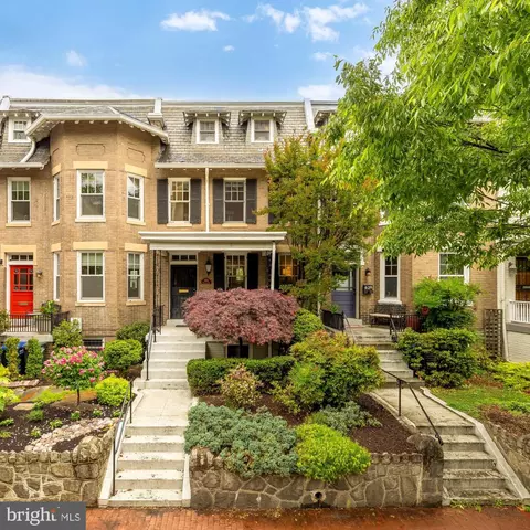 624 D St NE, Washington, DC 20002