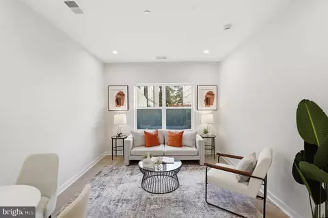 2606 41st St NW #T2, Washington, DC 20007