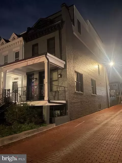 724 NW Taylor St NW #1, Washington, DC 20011