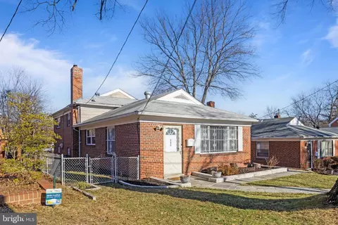 123 Walnut St NW, Washington, DC 20012