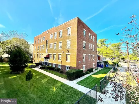 5111 Ayers Pl SE, Washington, DC 20019
