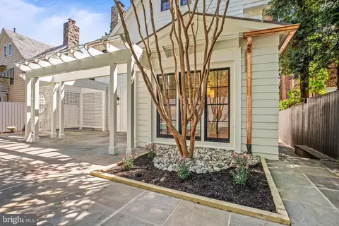 2710 36th St NW, Washington, DC 20007 photo 29