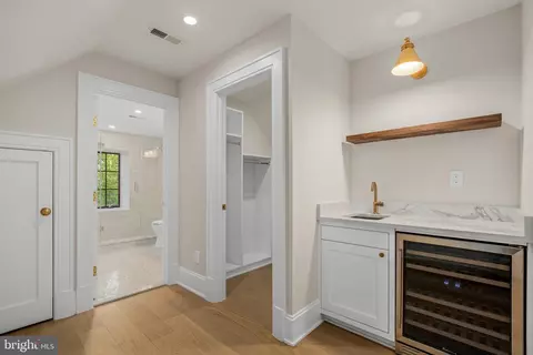 2710 36th St NW, Washington, DC 20007 photo 24