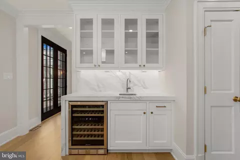 2710 36th St NW, Washington, DC 20007 photo 11