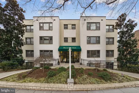 4840 Macarthur Blvd NW #401, Washington, DC 20007