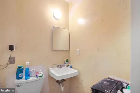 222 Upshur St NW, Washington, DC 20011 photo 31