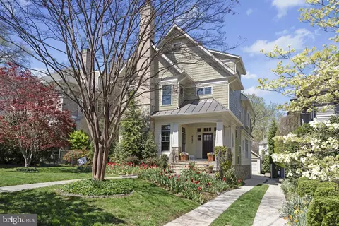 4421 Lowell St NW, Washington, DC 20016