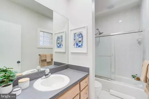 Bath - 240 14th St SE, Washington, DC 20003 photo 3 of 3