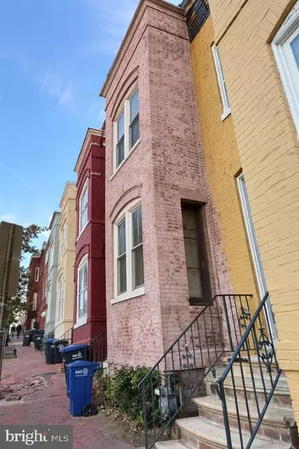 1211 34th St NW, Washington, DC 20007