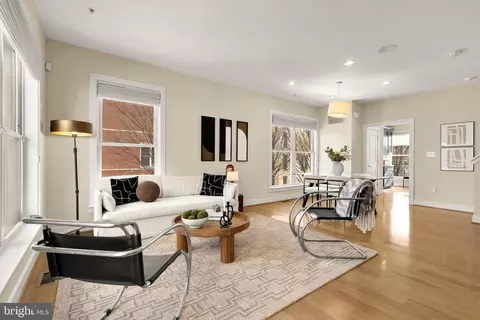 907 3rd Pl SE, Washington, DC 20003