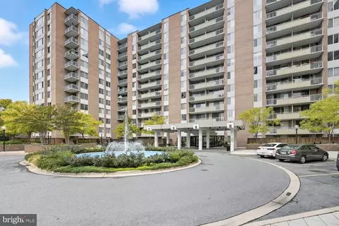 3001 Veazey Ter NW #726, Washington, DC 20008