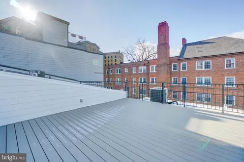 Exterior - 2910 18th St NW, Washington, DC 20009 photo 4 of 5