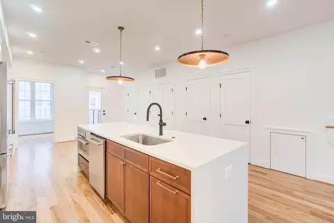 Entry Way - 2910 18th St NW, Washington, DC 20009 photo 4 of 7
