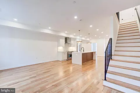 Entry Way - 2910 18th St NW, Washington, DC 20009 photo 2 of 7