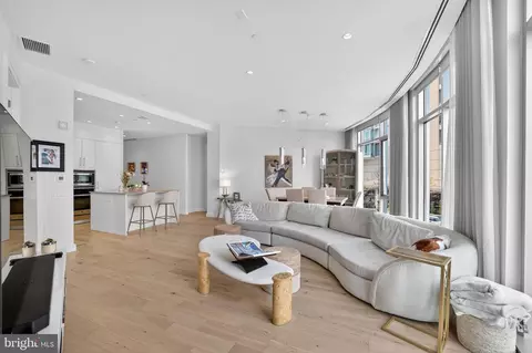 1177 22nd St NW #2M, Washington, DC 20037