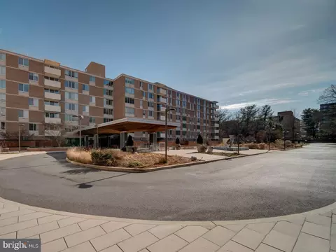 2939 Van Ness St NW #807, Washington, DC 20008