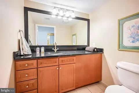 Bath - 616 E Nw NW #1150, Washington, DC 20004 photo 2 of 5