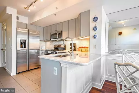 Kitchen - 616 E Nw NW #1150, Washington, DC 20004 photo 2 of 3