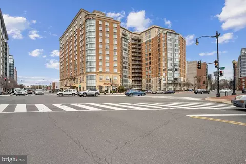 Exterior - 616 E Nw NW #1150, Washington, DC 20004 photo 9 of 13