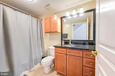 Bath - 616 E Nw NW #1150, Washington, DC 20004 photo 1 of 5