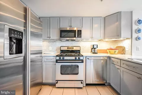 Kitchen - 616 E Nw NW #1150, Washington, DC 20004 photo 3 of 3