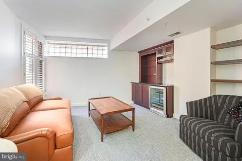 Living - 616 E Nw NW #1150, Washington, DC 20004 photo 2 of 3