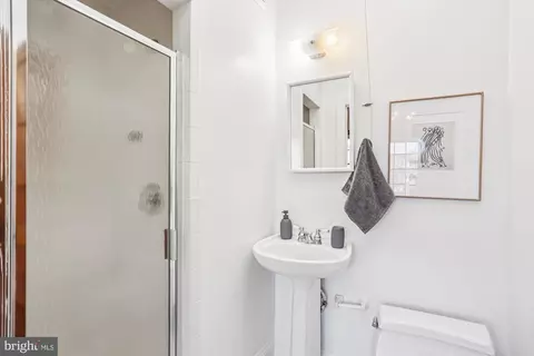 2306 38th St NW, Washington, DC 20007 photo 17