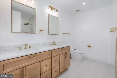 Bath - 1218 5th St NE #2, Washington, DC 20002 photo 2 of 4