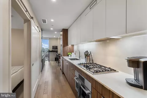 37 L St SE #803, Washington, DC 20003