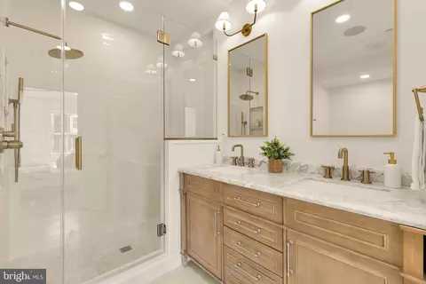Bath - 1706 Bay St SE, Washington, DC 20003 photo 4 of 10