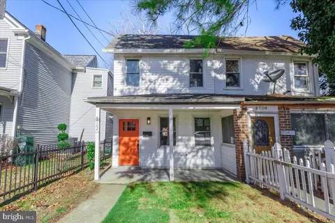 4702 Meade St NE, Washington, DC 20019