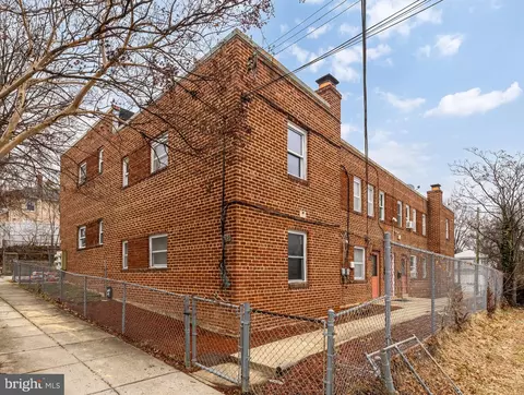 825 48th Pl NE, Washington, DC 20019