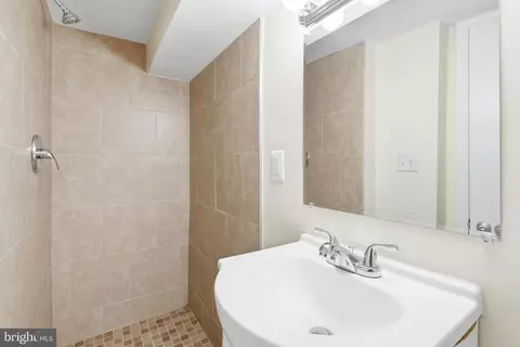 Bath - 237 15th St SE, Washington, DC 20003 photo 3 of 3
