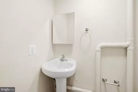 Bath - 237 15th St SE, Washington, DC 20003 photo 1 of 3