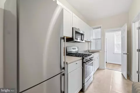 Entry Way - 237 15th St SE, Washington, DC 20003 photo 4 of 8