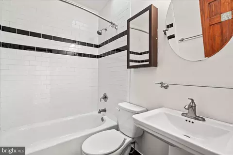 Bath - 1254 Florida Ave NE, Washington, DC 20002 photo 2 of 4