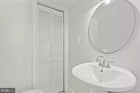Bath - 1254 Florida Ave NE, Washington, DC 20002 photo 1 of 4