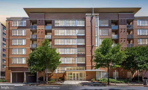 355 I St SW #601, Washington, DC 20024