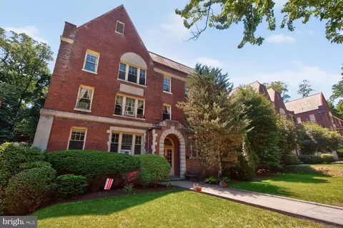 3024 Porter St NW #102, Washington, DC 20008