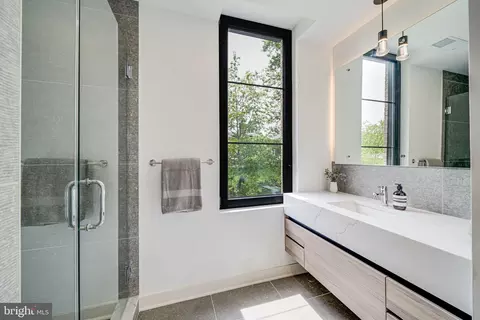 2907 Newark St NW, Washington, DC 20008 photo 6