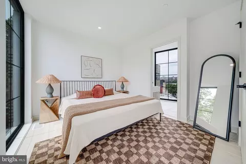 2907 Newark St NW, Washington, DC 20008 photo 8