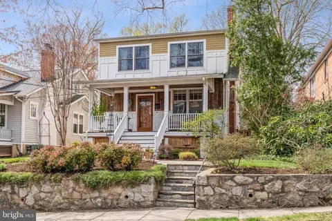 4612 Asbury Pl NW, Washington, DC 20016