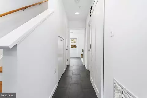 353 L St SE, Washington, DC 20003 photo 4