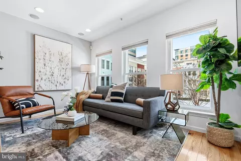 353 L St SE, Washington, DC 20003 photo 6