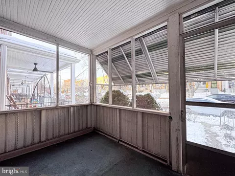 Exterior - 537 25th Pl NE, Washington, DC 20002 photo 5 of 5