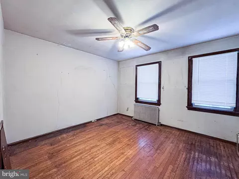 Bedroom - 537 25th Pl NE, Washington, DC 20002 photo 2 of 10