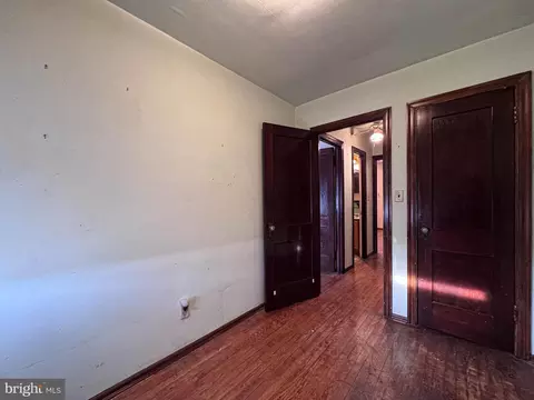 Entry Way - 537 25th Pl NE, Washington, DC 20002 photo 6 of 9