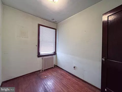 Bedroom - 537 25th Pl NE, Washington, DC 20002 photo 6 of 10