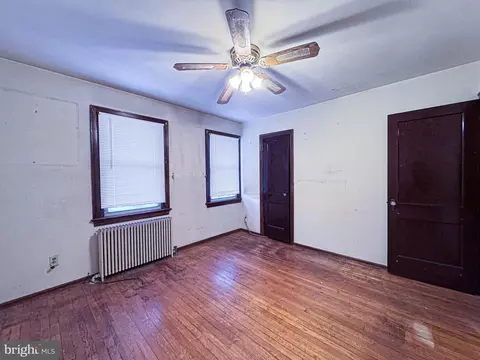 Bedroom - 537 25th Pl NE, Washington, DC 20002 photo 3 of 10